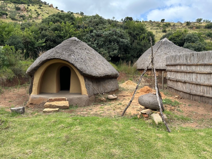 Basotho Cultural Village: kleine traditionele hutten. 