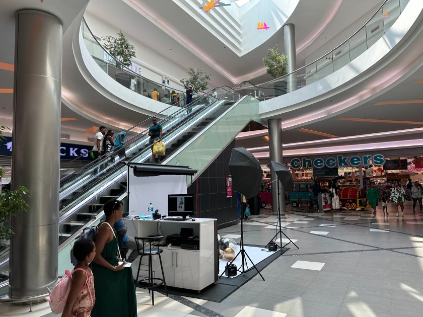 MOTB,South Africa: roltrap in shopping centrum. 