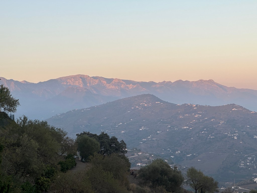 Siërras de Tejeda, ​Almijara, y Alhama: zonsondergang. 
