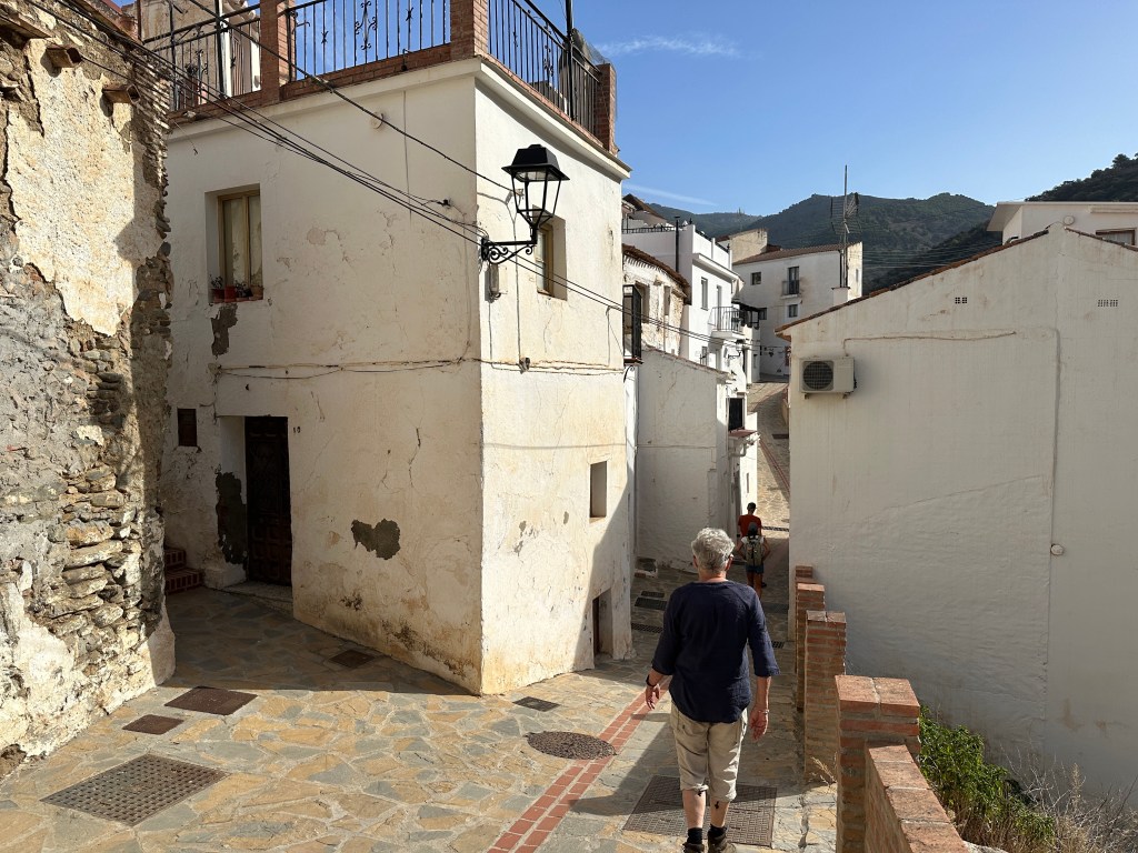 Small straatje op en neer in Salares. 