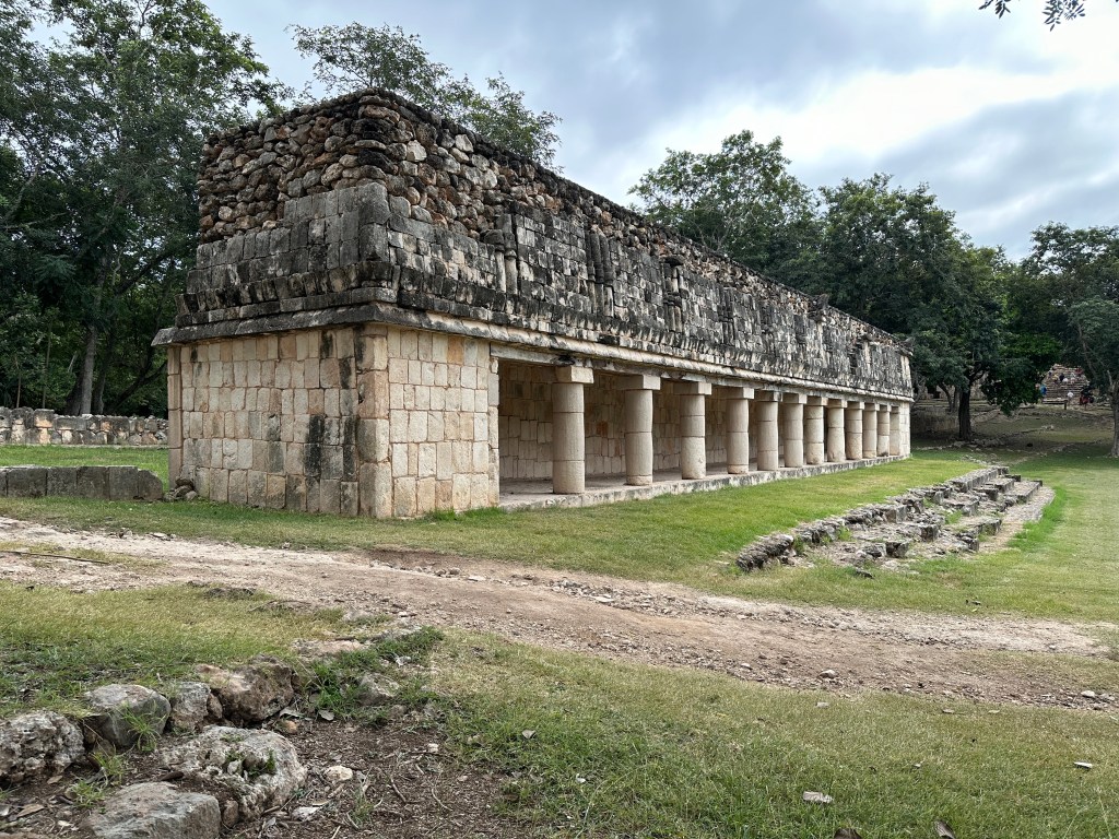 Zuilengalerij: het huis van de Iguana. 