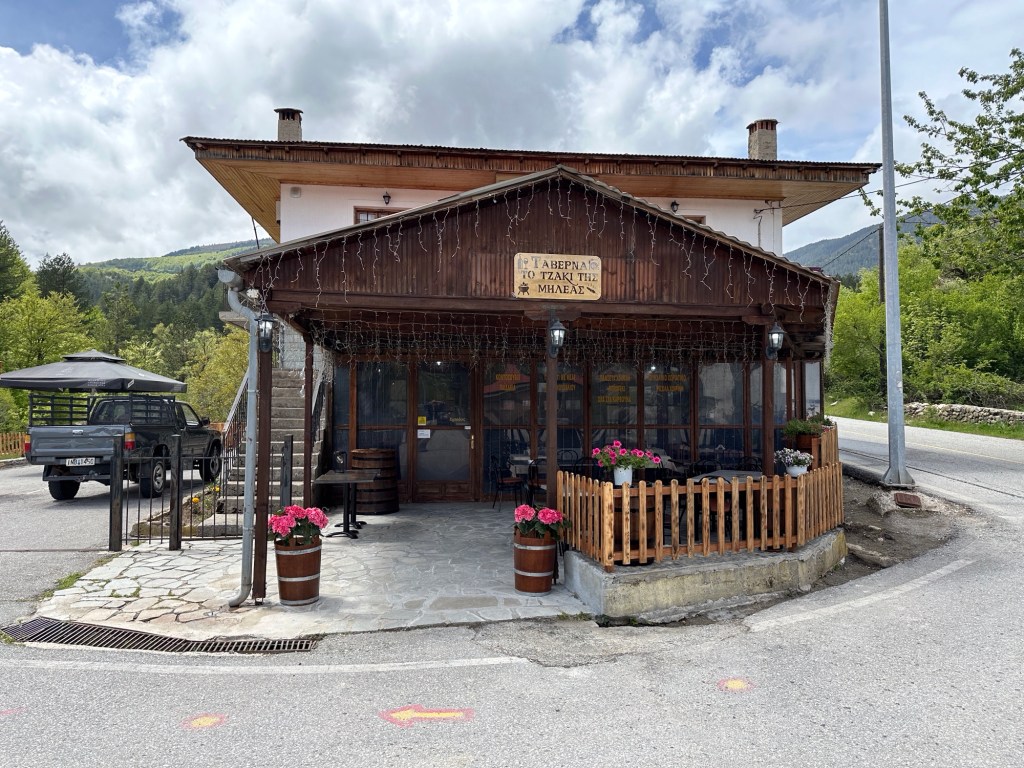 Donkerhouten taberna in Milea, Centraal Griekenland