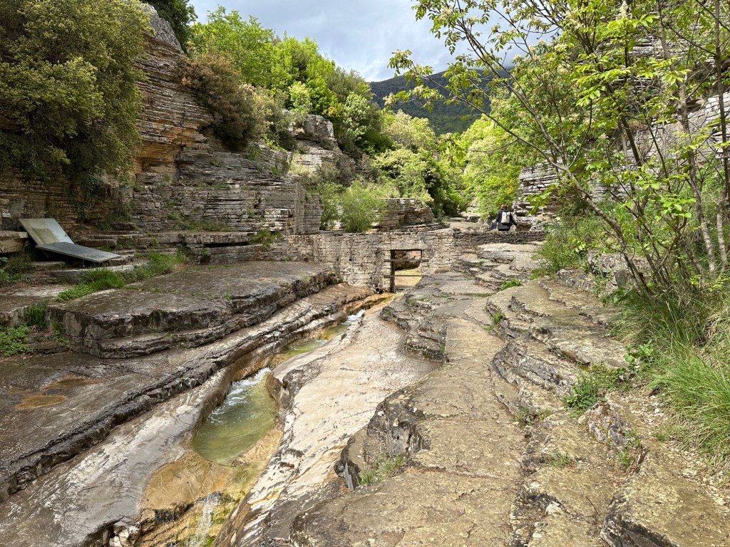 Papigko Rock Pools: riviertje met glad uitgesleten rotsen
