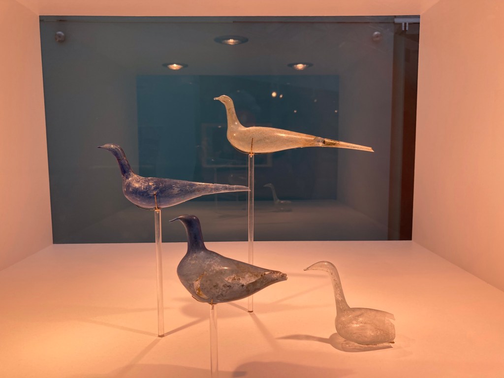 Gestileerde glazen vogels in Thessaloniki Archeological Museum, Centraal Griekenland