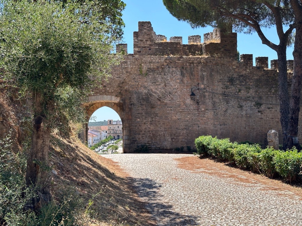 Castelo, Vila Viçosa: ingangspoort (boog)