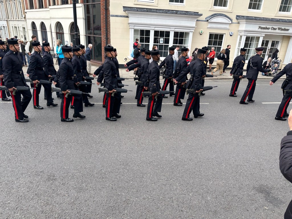 Aflossing van de WIndsor-wacht door de Gurka-brigade