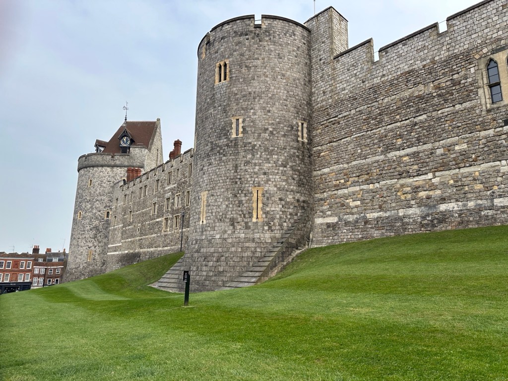 Muren met donjons van Windsor Castle
