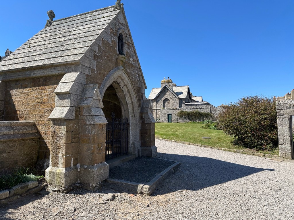 Ingang van het kerkhof van Saint Michaels Mount