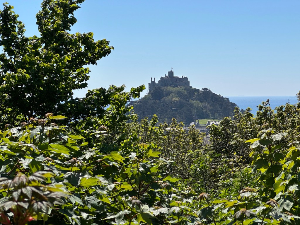 Zicht op Saint Michaels Mount vanaf hoogte van Marazion 