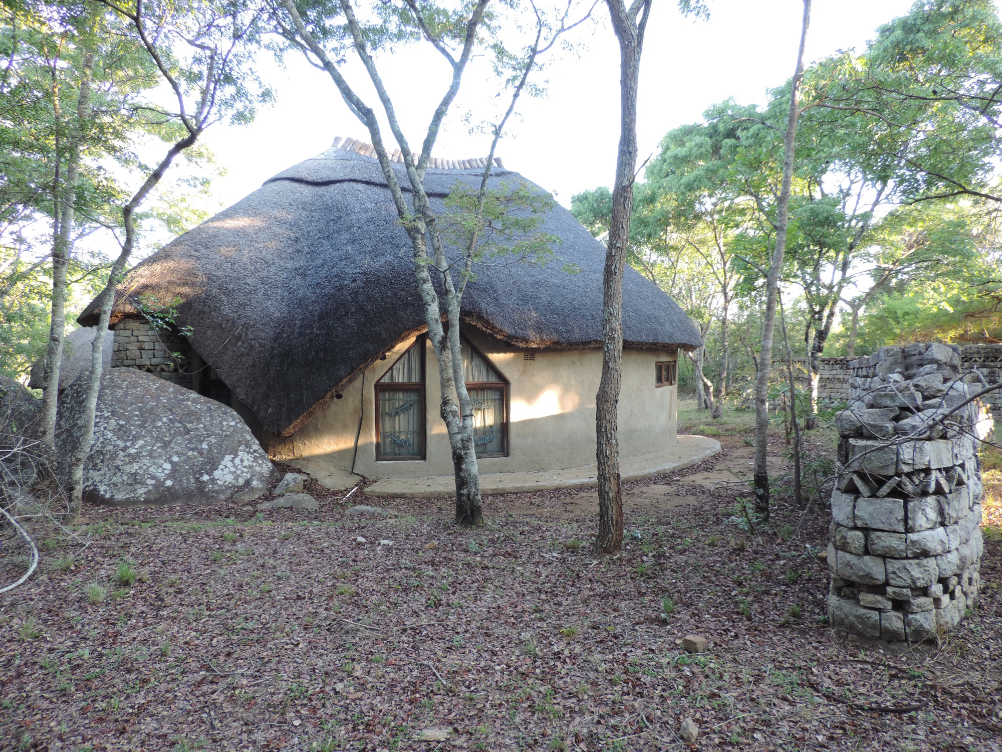 Huisje met rieten dak.