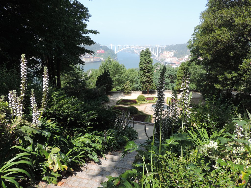 Tuinen met panorama over Porto.