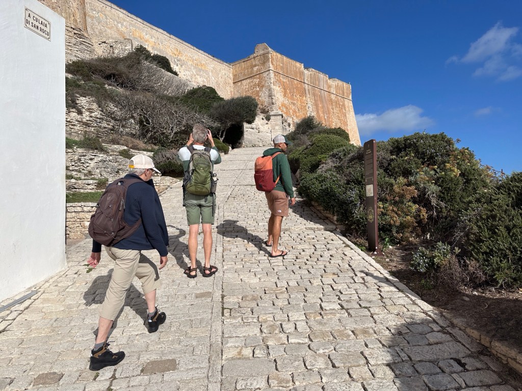 Toegangsweg tot citadel.
