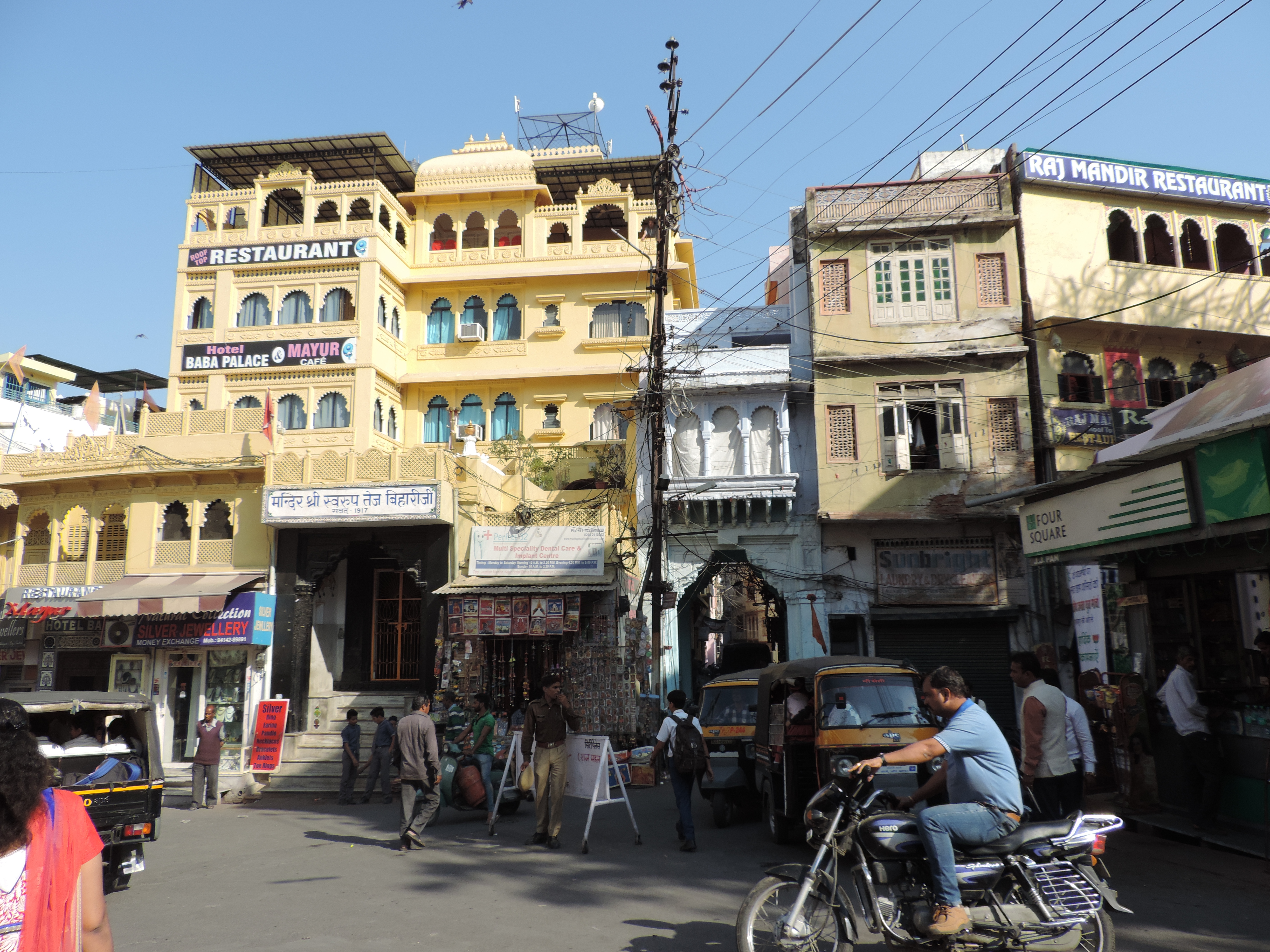 Drukke straat in Udaipur.