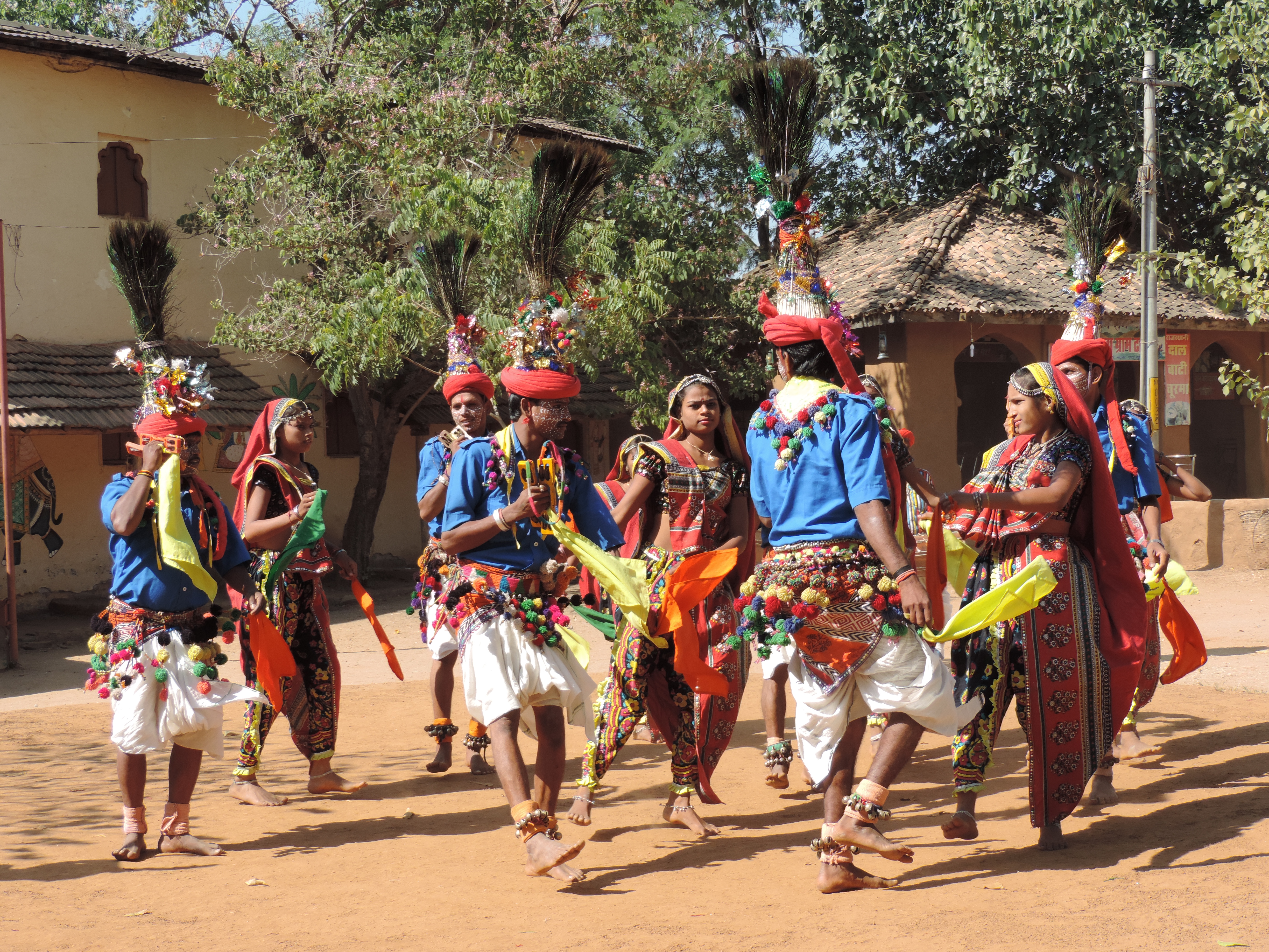 Shilpgram klerrijke dansers.