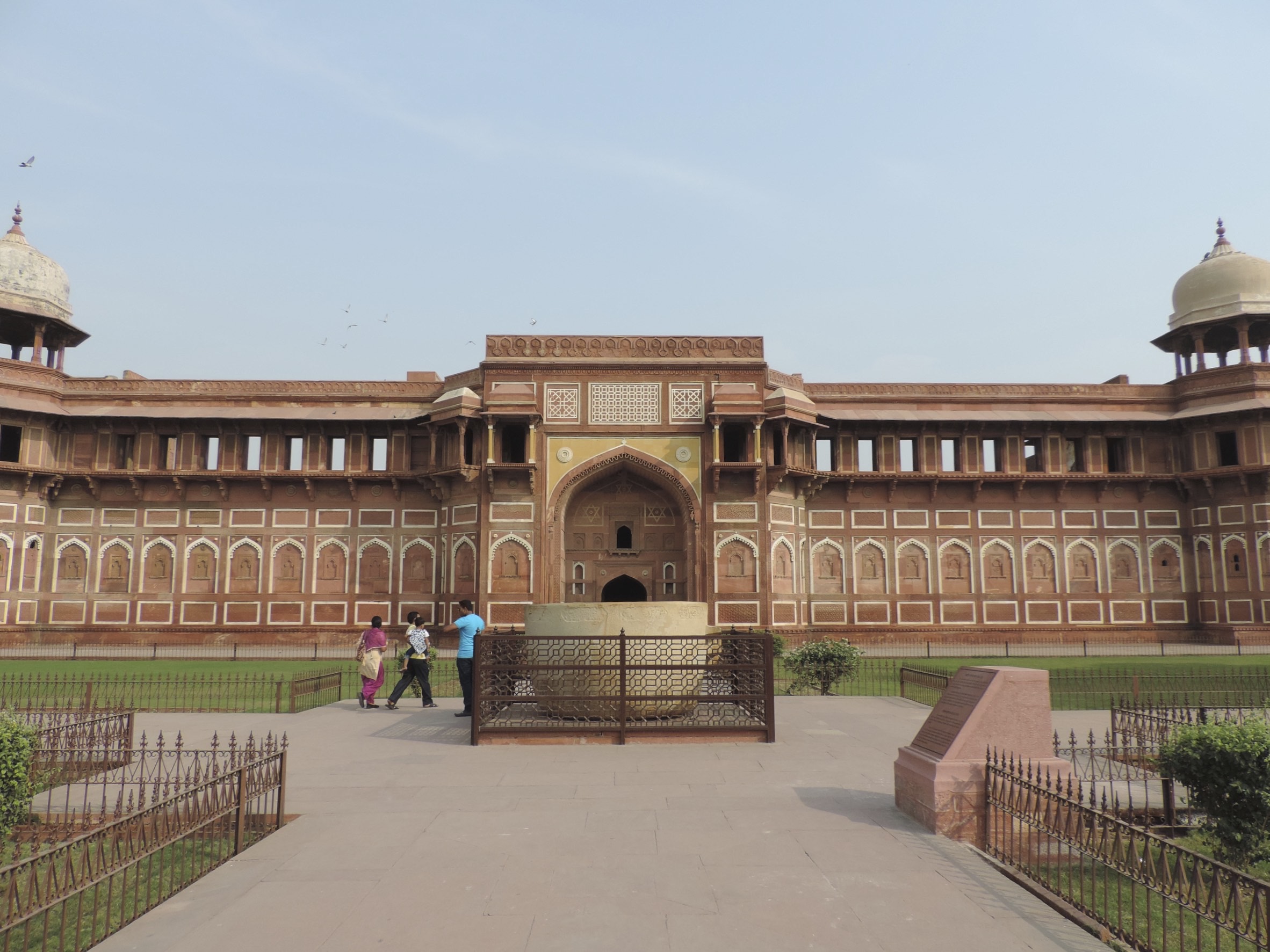 Binnenplein Rode Fort in Agra.