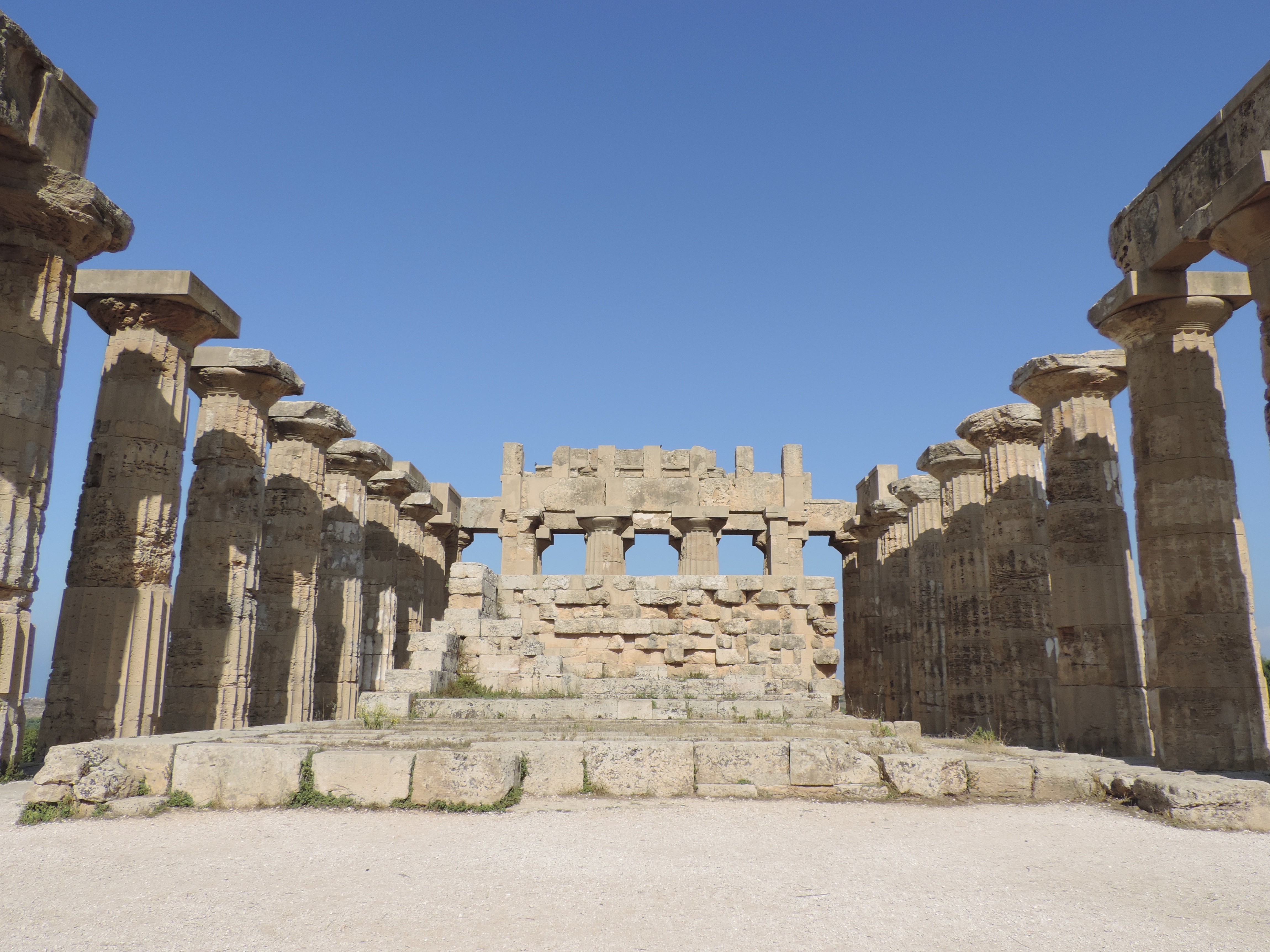 Tempel van Hera van binnenin gezien.