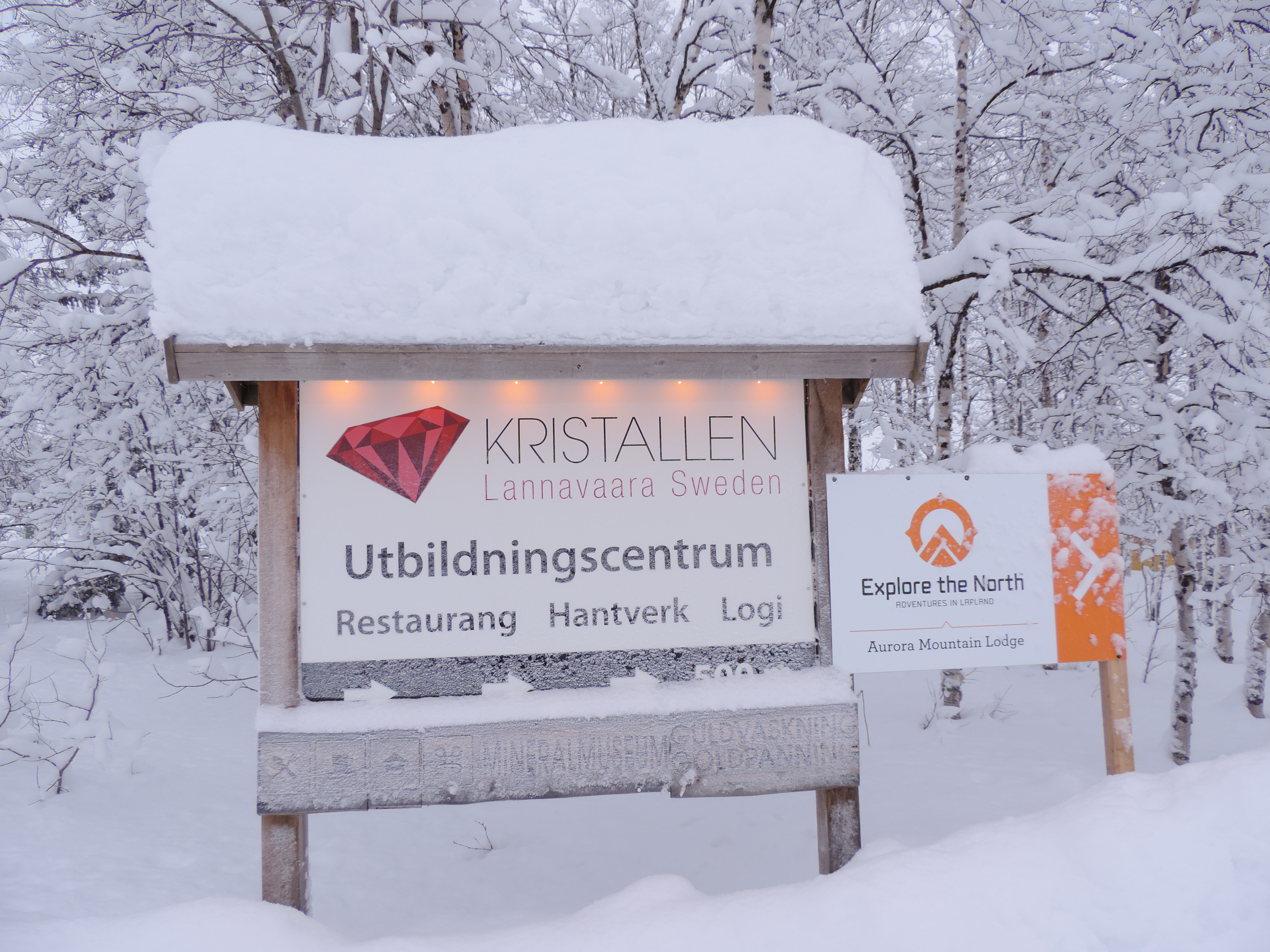 Bord aan de ingang van het Kristal-museum.