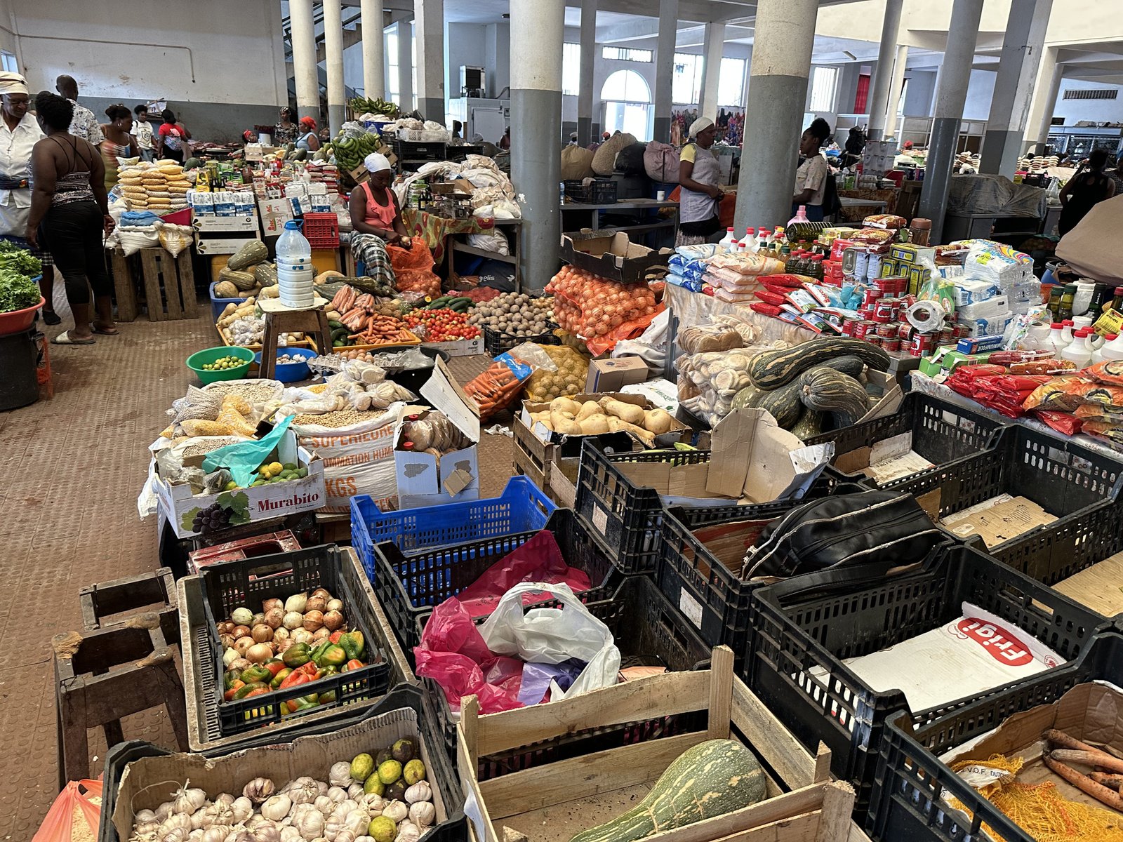 Overdekte groentemarkt in Assomada.