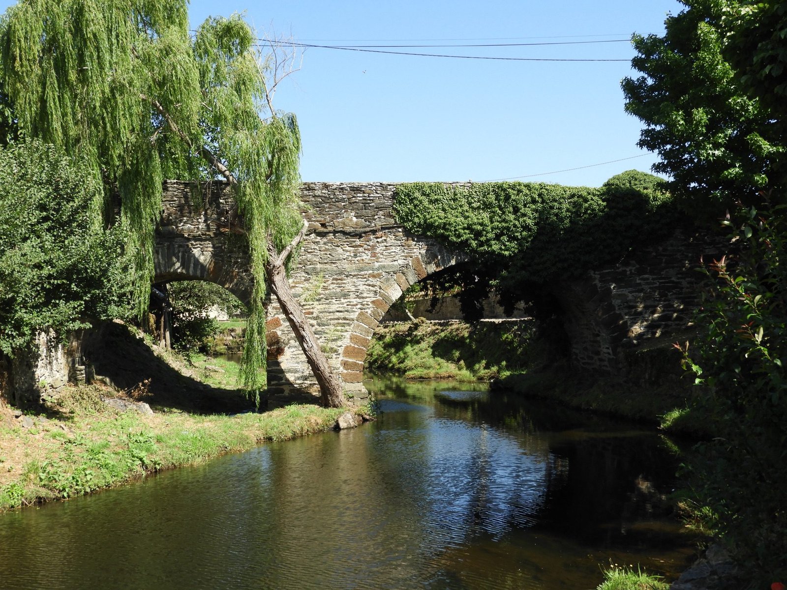 Boogbrugje in Rio de Onor.