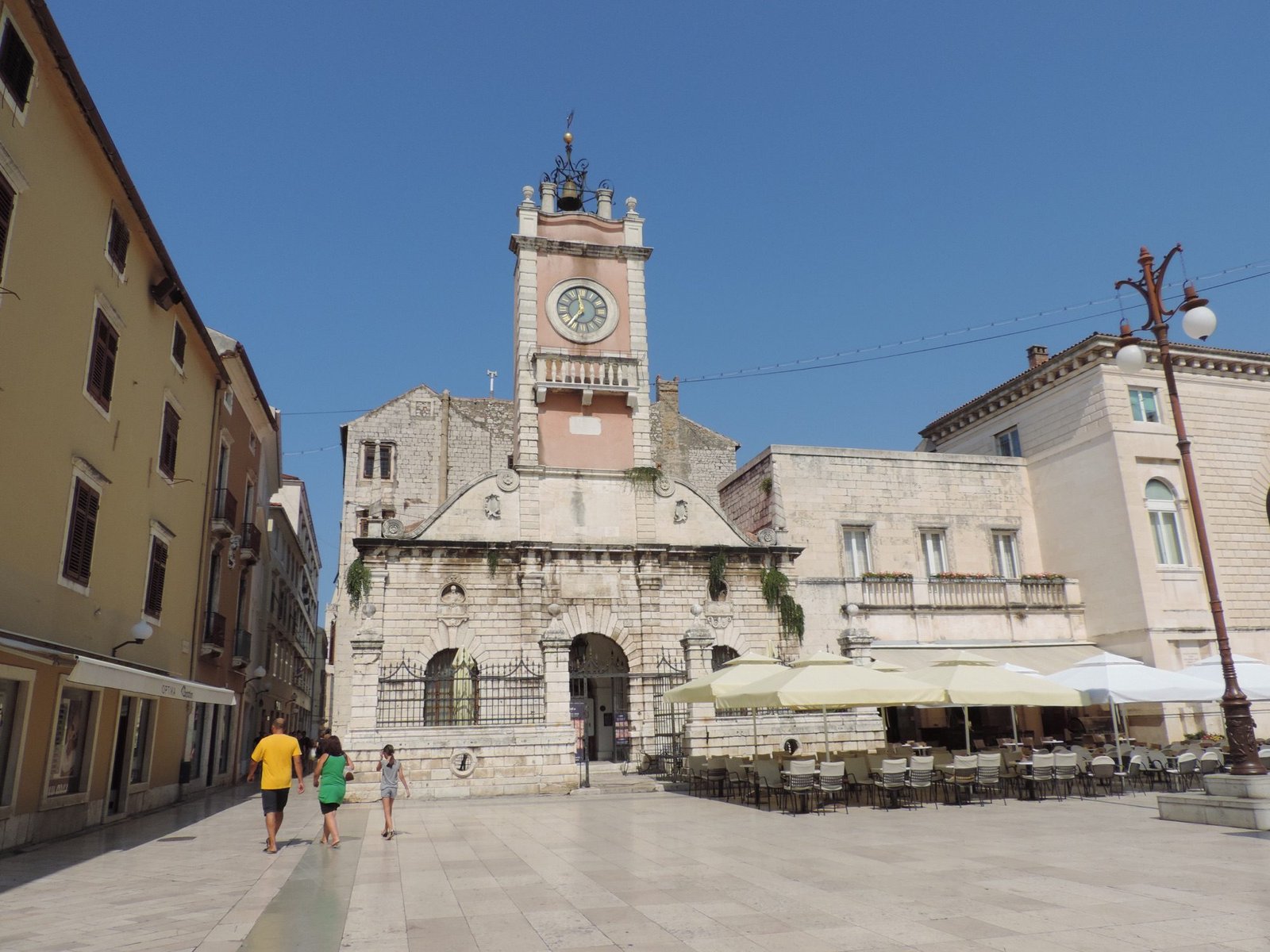 Italiaans aandoend plein in Zadar.