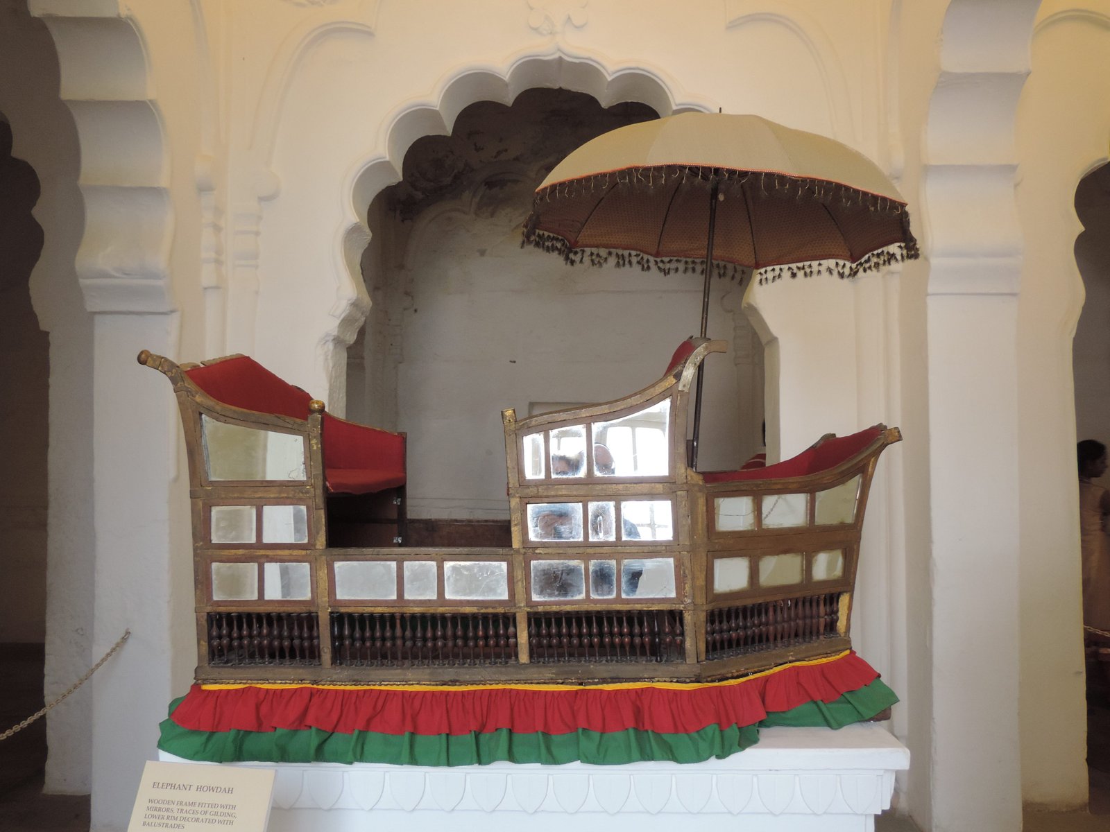 Howdah, stoel voor op olifant.