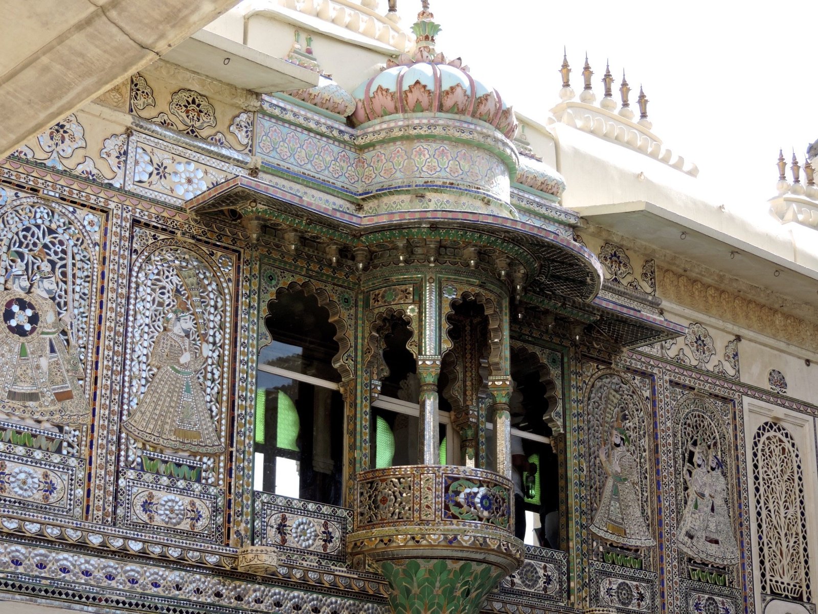 Binenin het stadspaleis van Udaipur.