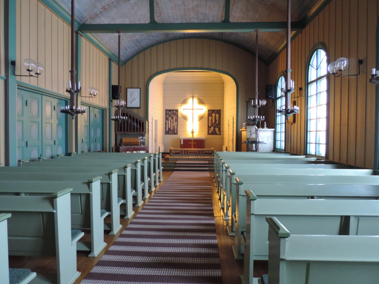 Lutheraans kerkje binnenin.