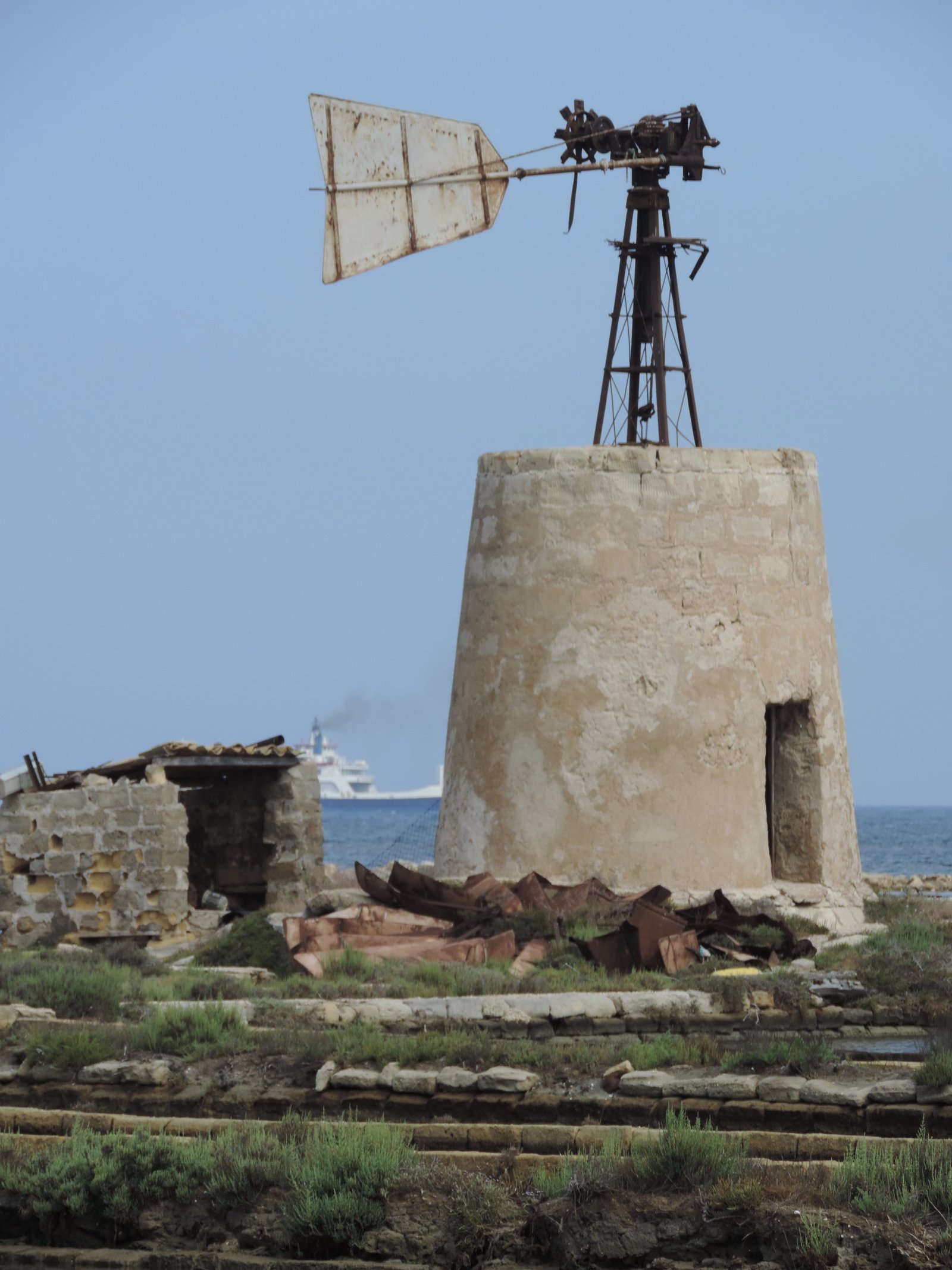 Windmolen met 1 halve wiek.