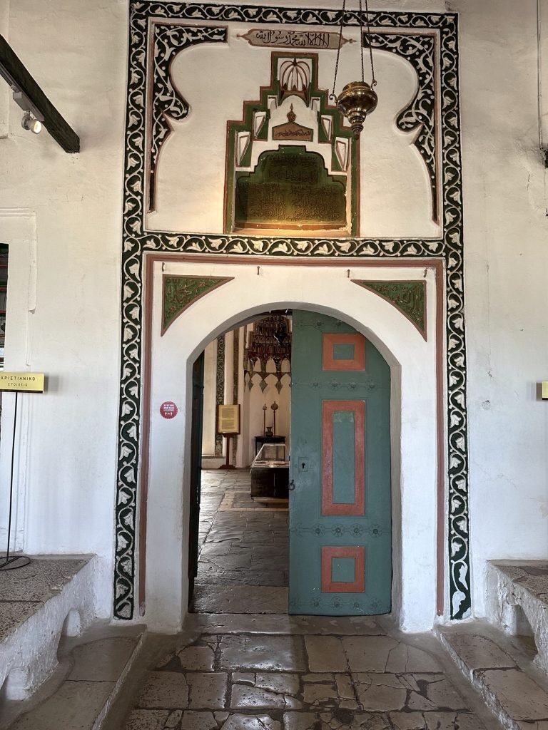 Versierde grote deur in Ali Pasha moskee van Ioannina, Centraal Griekenland
