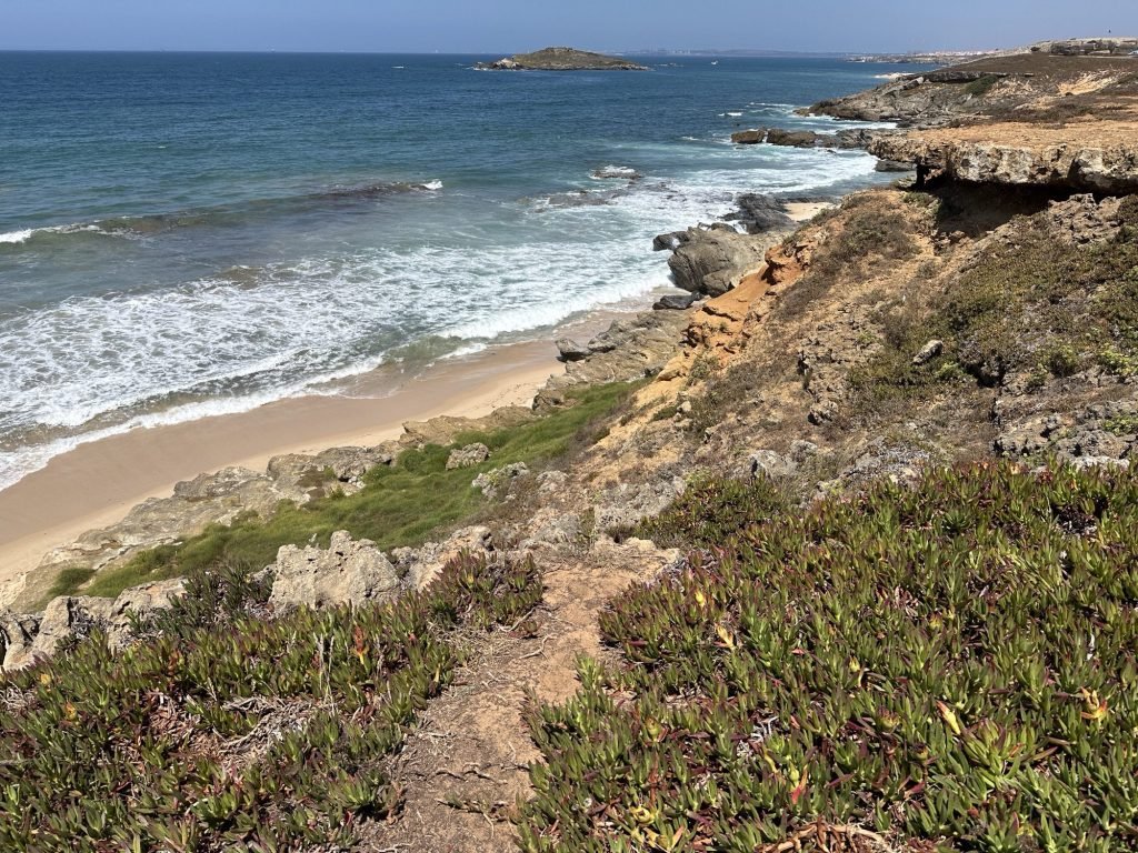 Zee, strandje, duin, rotsen in Porto Covo