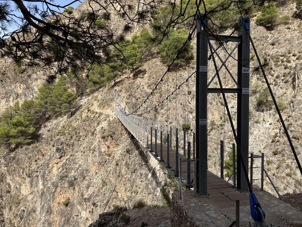 Begin van de hangbrug El Saltillo.