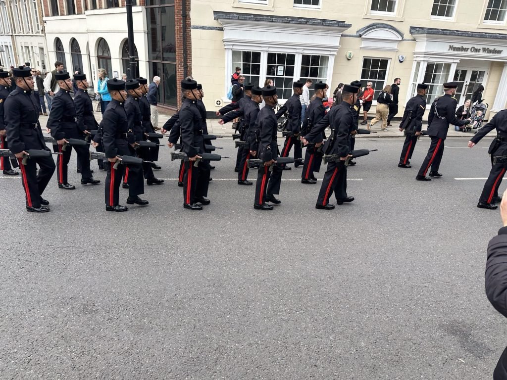 Aflossing van de WIndsor-wacht door de Gurka-brigade