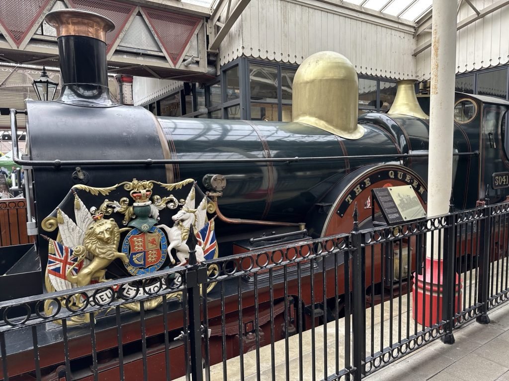 Replica van stoomtrein van koningin Victoria op ware grootte