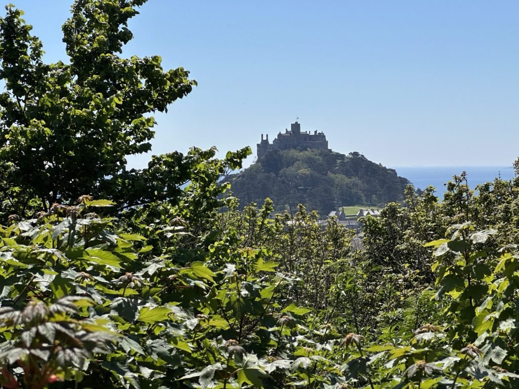 Zicht op Saint Michaels Mount vanaf hoogte van Marazion 