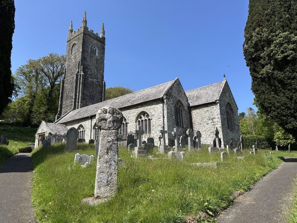Kerkhof en kerk in Altarnun, Bodmin Moor