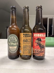 Drie verschillende flesjes bier uit Corsica. 